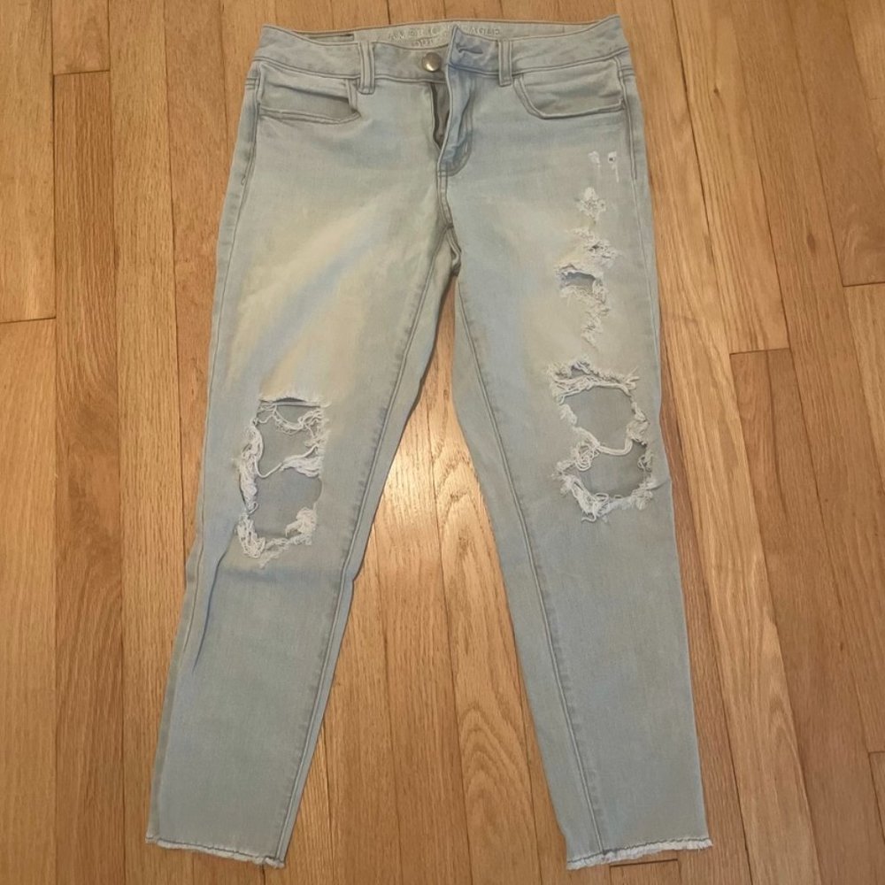 American Eagle Super Stretch Light Wash Distressed Ripped Jeans